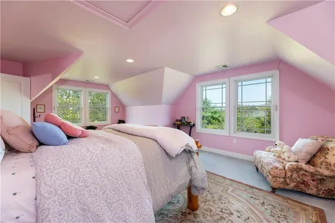 $3,600,000 | 365 Boston Neck Road, Narragansett, RI 02882
