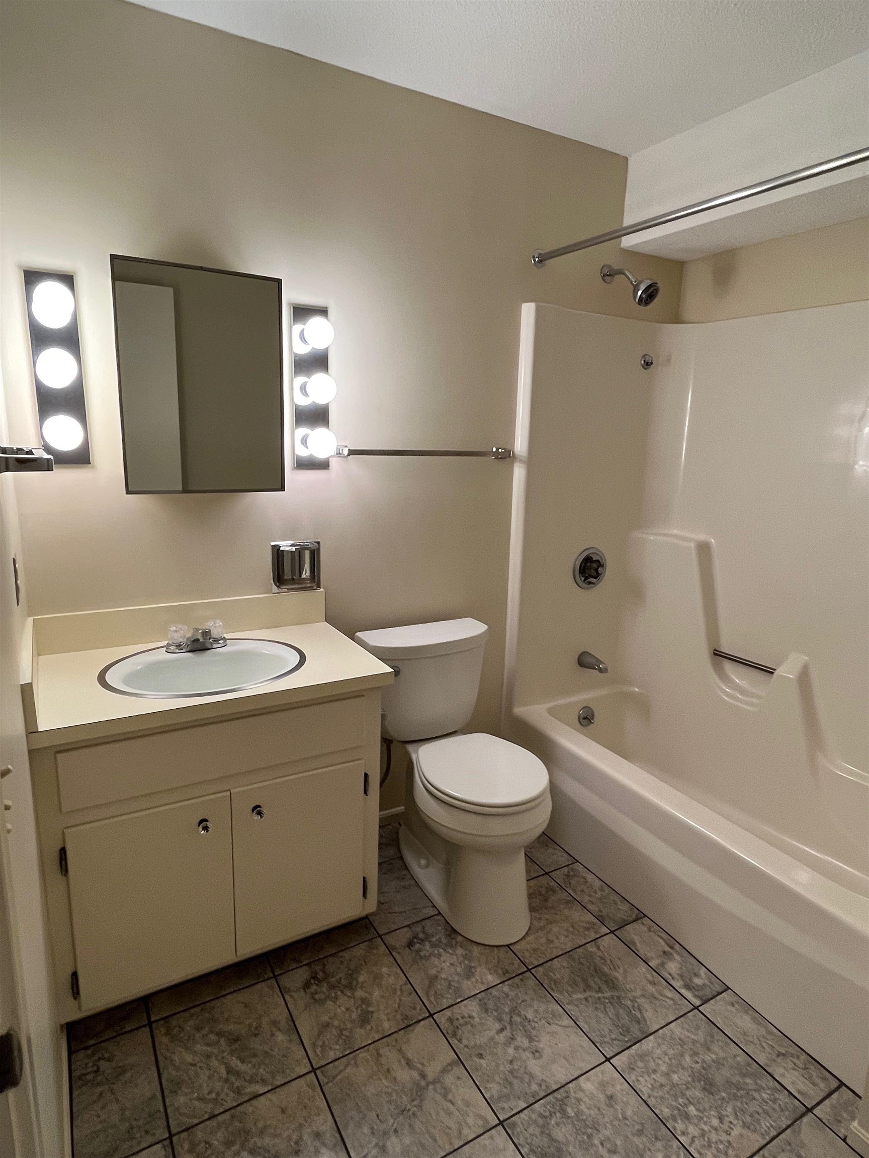 1 Pine Street, Unit C20 Peterborough, NH 03458 - Photo 16 of 16