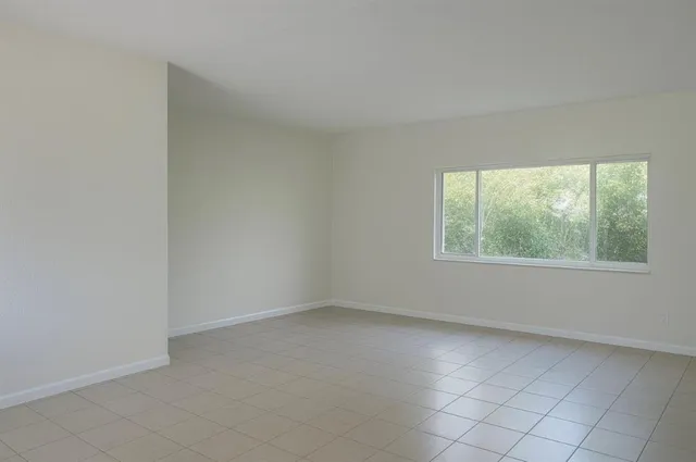 $2,500 | 729 Northeast 16th Avenue, Unit 729D, Fort Lauderdale, FL 33304