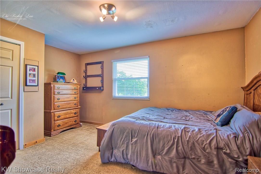 18364 Hickory Ridge Road Fenton, MI 48430 - Photo 24 of 36 18374HickoryRidgeRdint-13.jpg