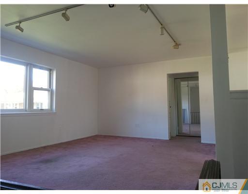 172 Evergreen Road, Unit 15B 15B Edison, NJ 08837 - Photo 8 of 10 Gallery Image 8
