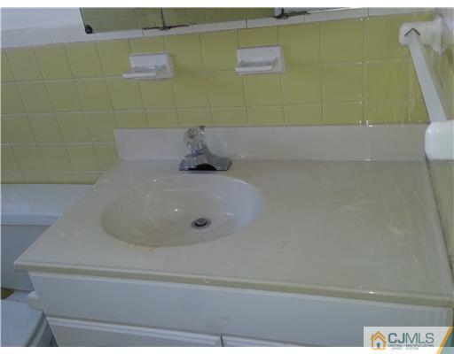 172 Evergreen Road, Unit 15B 15B Edison, NJ 08837 - Photo 10 of 10 Gallery Image 10