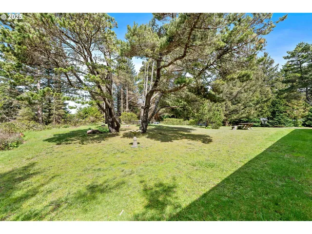 $555,000 | 255 Coast Guard Hill Road, Port Orford, OR 97465