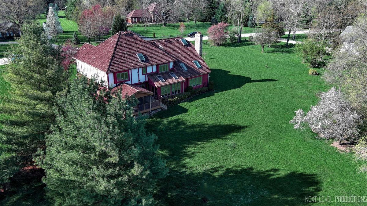 5N511 Oak Lawn Farm Road Wayne, IL 60184 - Photo 12 of 52 Gallery Image 12