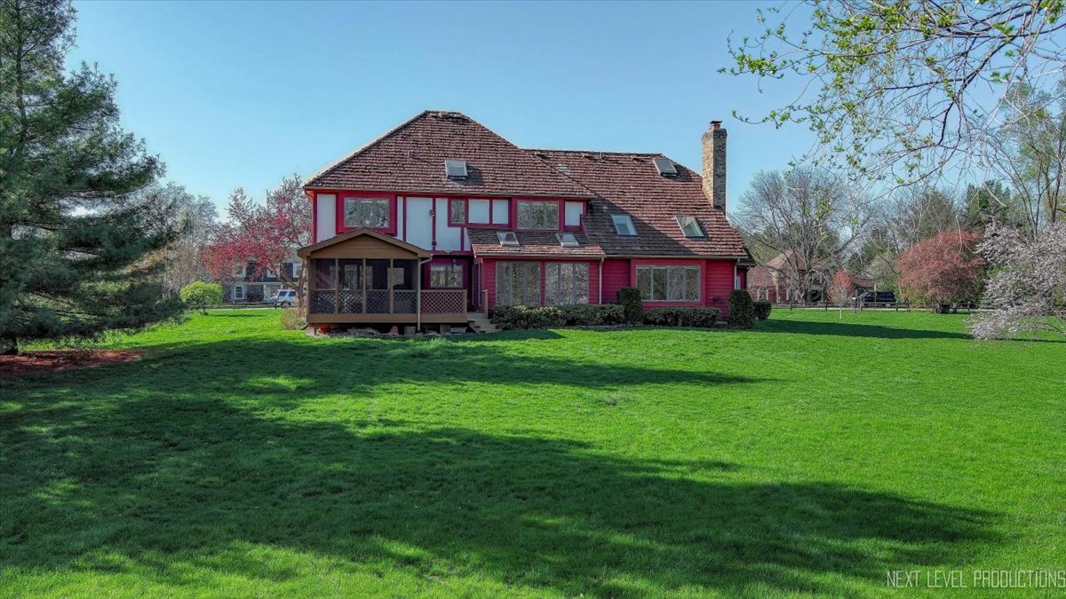 5N511 Oak Lawn Farm Road Wayne, IL 60184 - Photo 13 of 52 Gallery Image 13