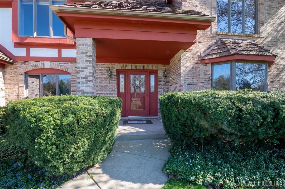 5N511 Oak Lawn Farm Road Wayne, IL 60184 - Photo 2 of 52 Gallery Image 2