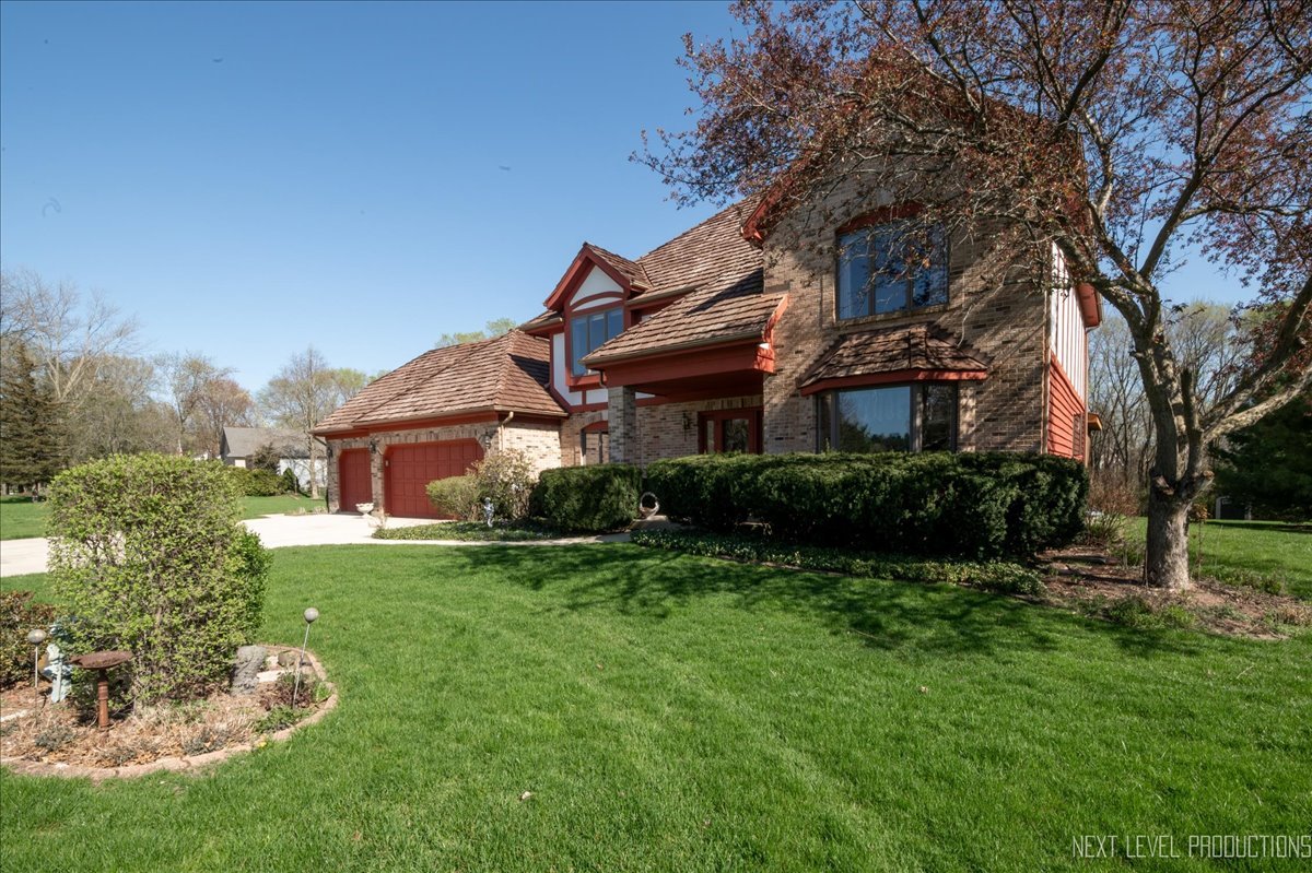 5N511 Oak Lawn Farm Road Wayne, IL 60184 - Photo 3 of 52 Gallery Image 3