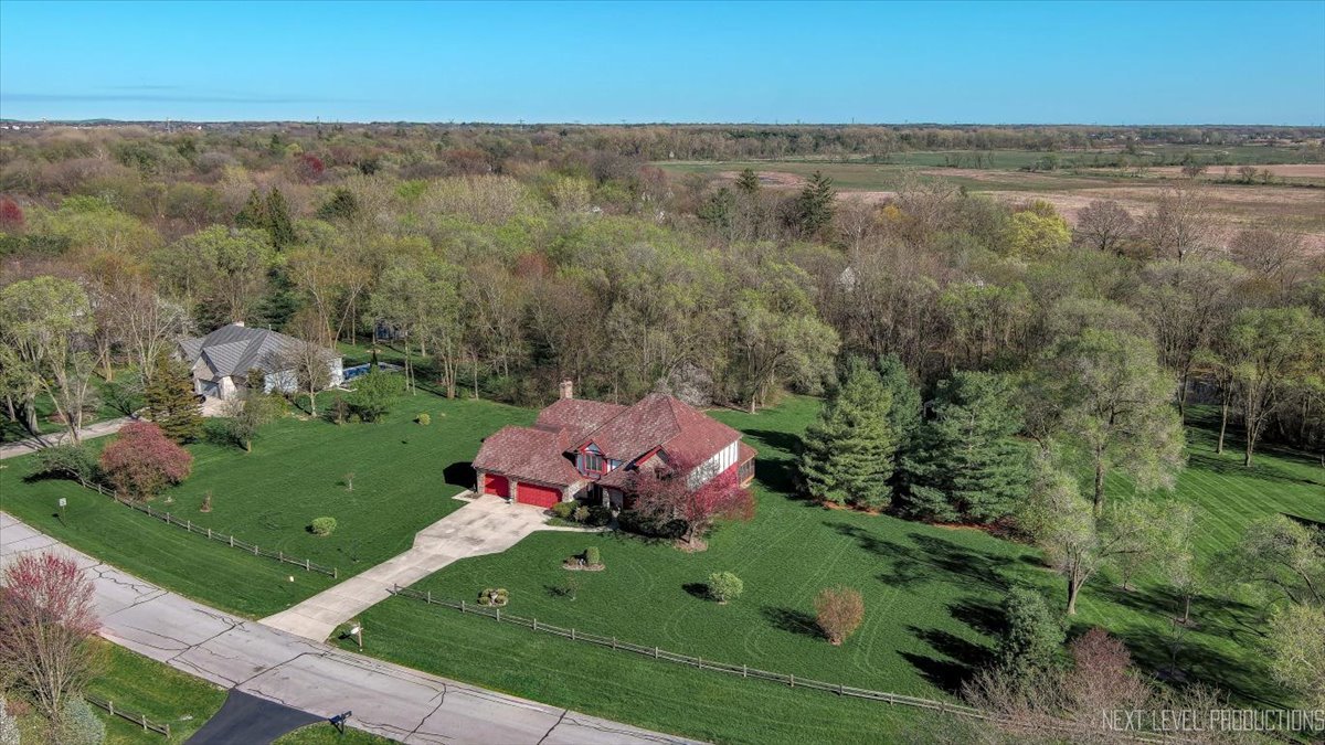 5N511 Oak Lawn Farm Road Wayne, IL 60184 - Photo 8 of 52 Gallery Image 8