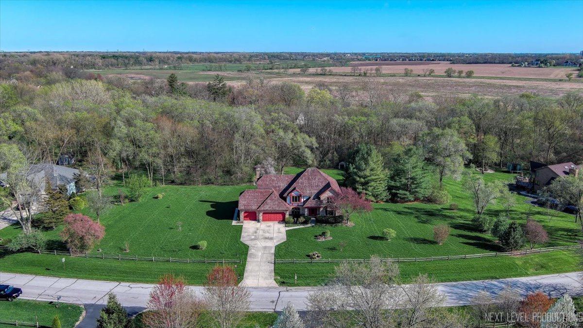 5N511 Oak Lawn Farm Road Wayne, IL 60184 - Photo 9 of 52 Gallery Image 9