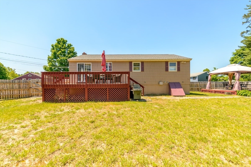 9 Oakland Road Pepperell, MA 01463 - Photo 2 of 37