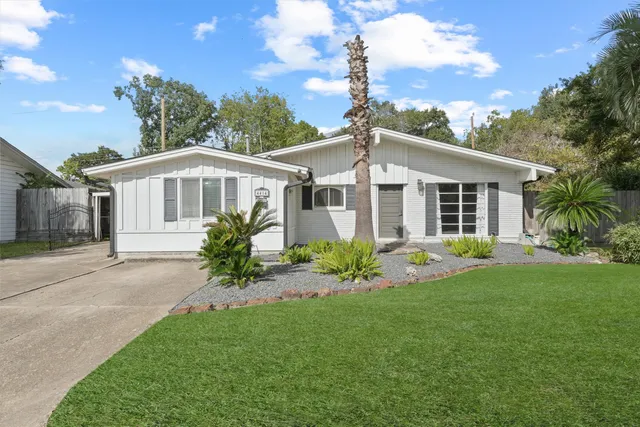 $2,300 | 4414 Gardendale Drive, Houston, TX 77092