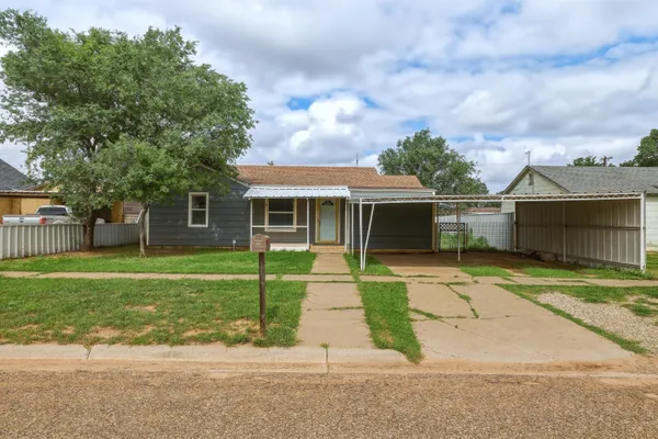$74,900 | 205 North Emerald Avenue, Crosbyton, TX 79322