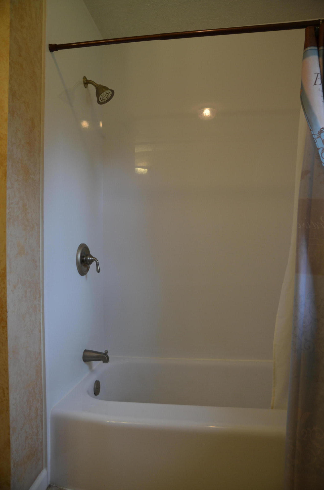 7808 Castlecomb Road Powell, TN 37849 - Photo 14 of 18 2nd Shower.