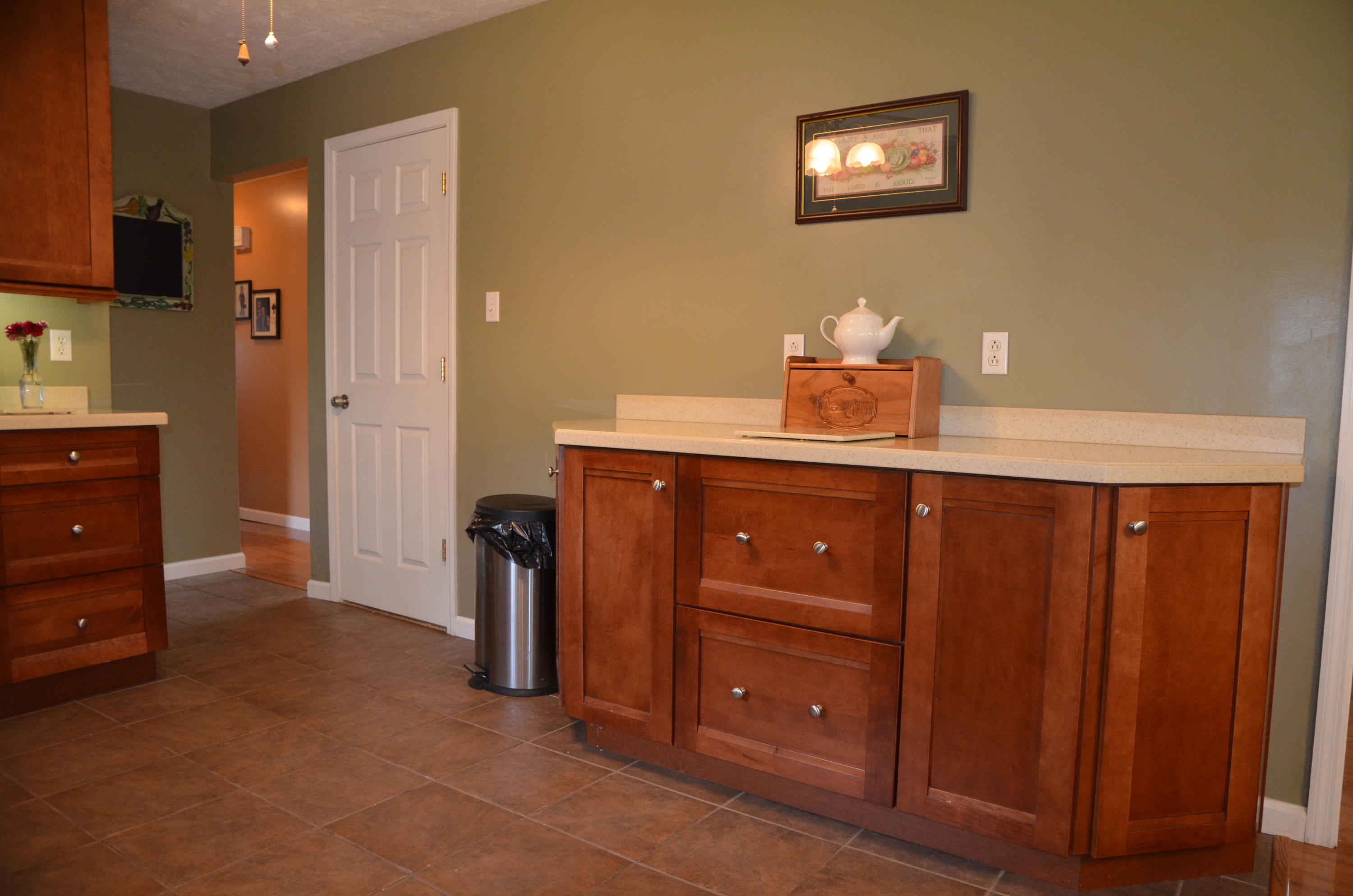 7808 Castlecomb Road Powell, TN 37849 - Photo 3 of 18 Kitchen Buffet
