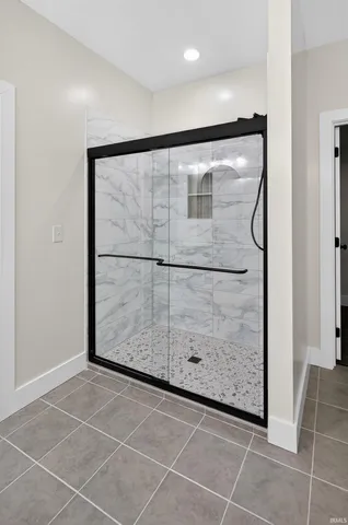 $449,900 | 6021 Glencrest Court, Newburgh, IN 47630