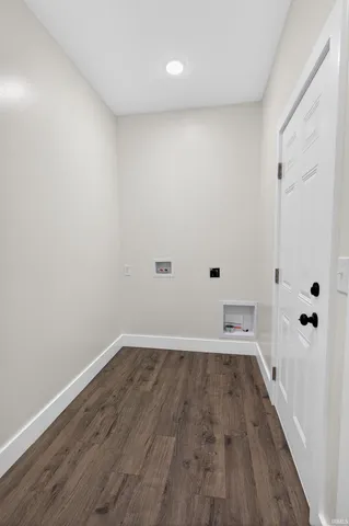 $449,900 | 6021 Glencrest Court, Newburgh, IN 47630