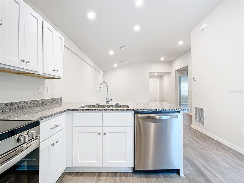 11048 Reims Avenue Englewood, FL 34224 - Photo 10 of 27