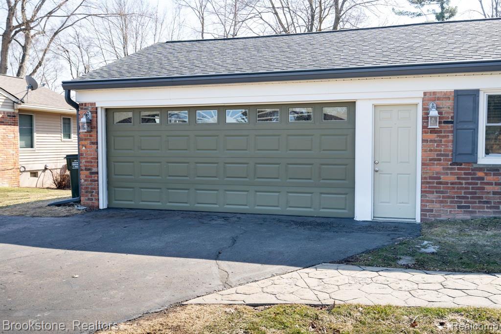 391 Elmhill Road Rochester Hills, MI 48306 - Photo 32 of 44