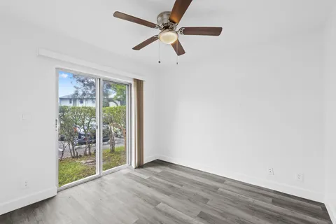 $399,000 | 822 Crystal Lake Drive, Unit 822, Deerfield Beach, FL 33064