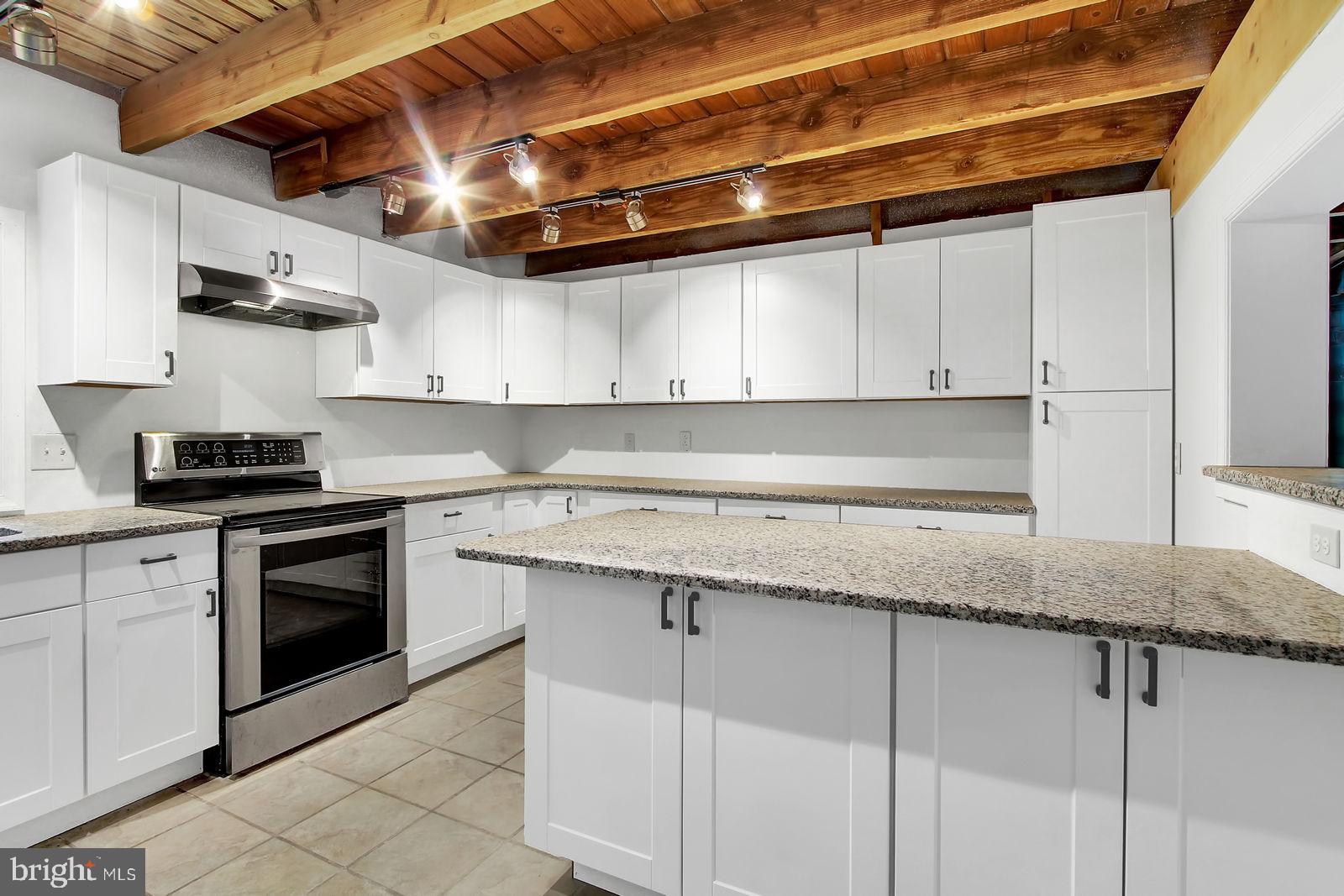 91 Blackburn Road Quarryville, PA 17566 - Photo 11 of 36 Kitchen