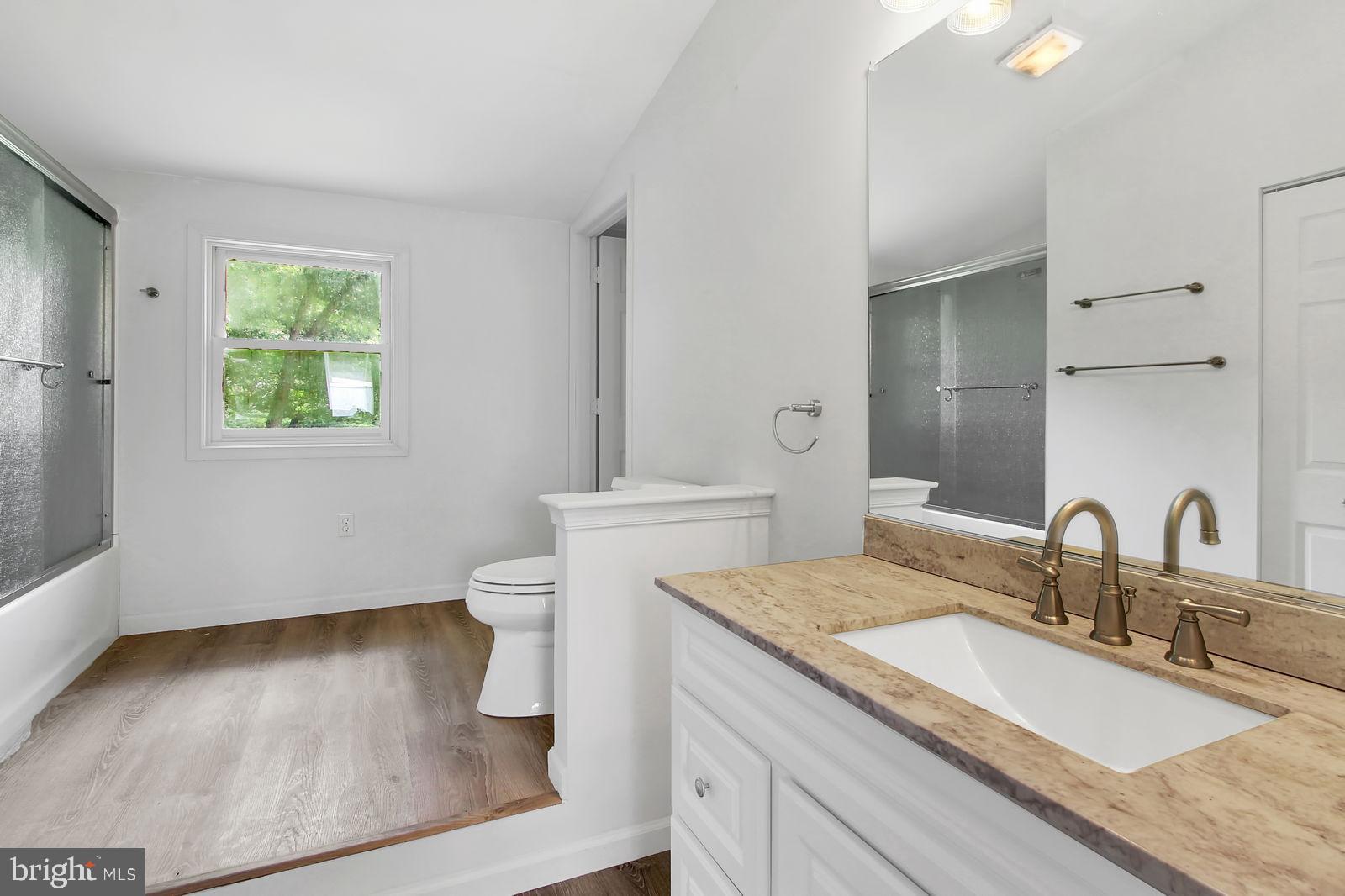 91 Blackburn Road Quarryville, PA 17566 - Photo 17 of 36 Master Bathroom