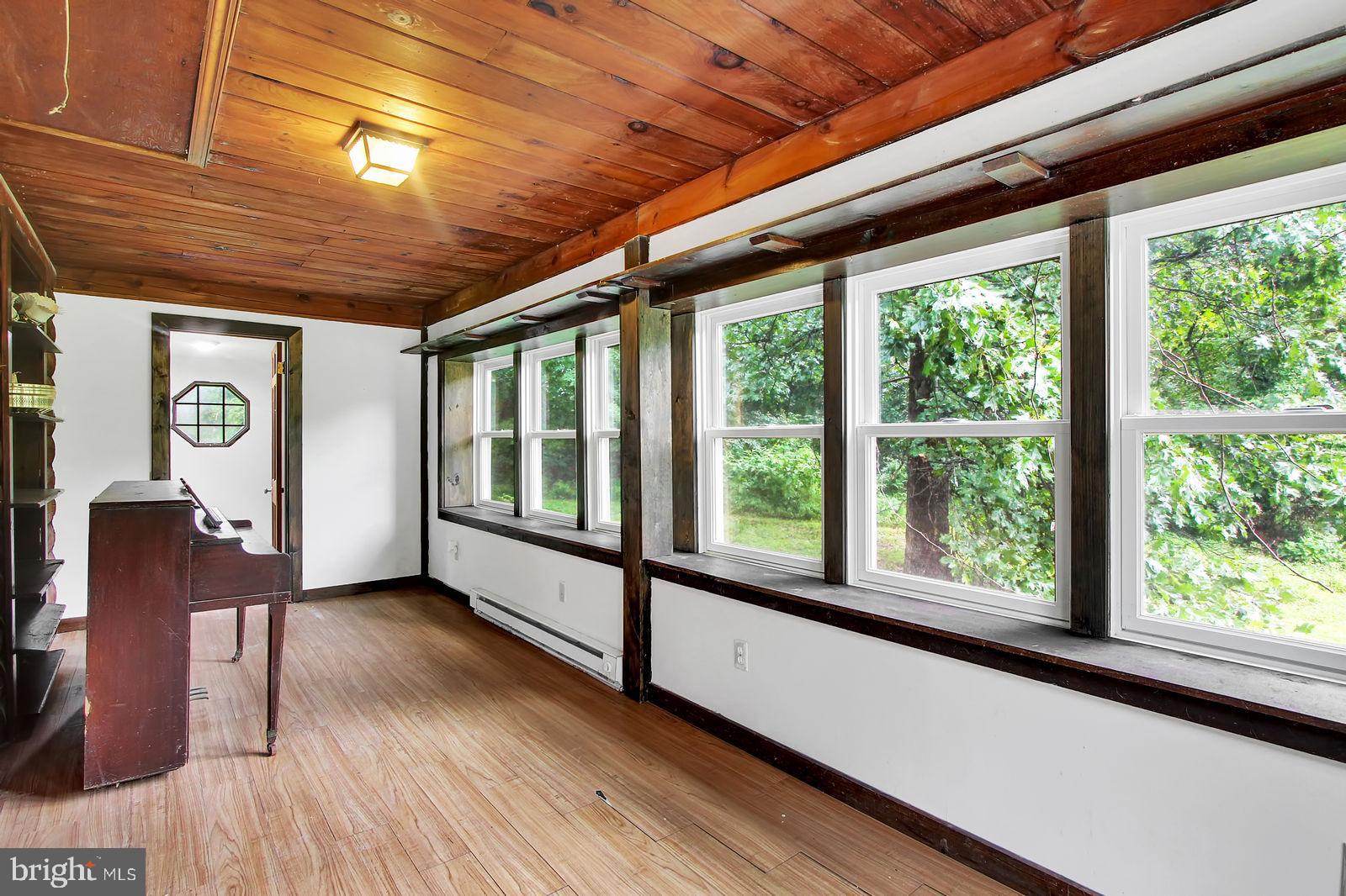 91 Blackburn Road Quarryville, PA 17566 - Photo 24 of 36 Sunroom