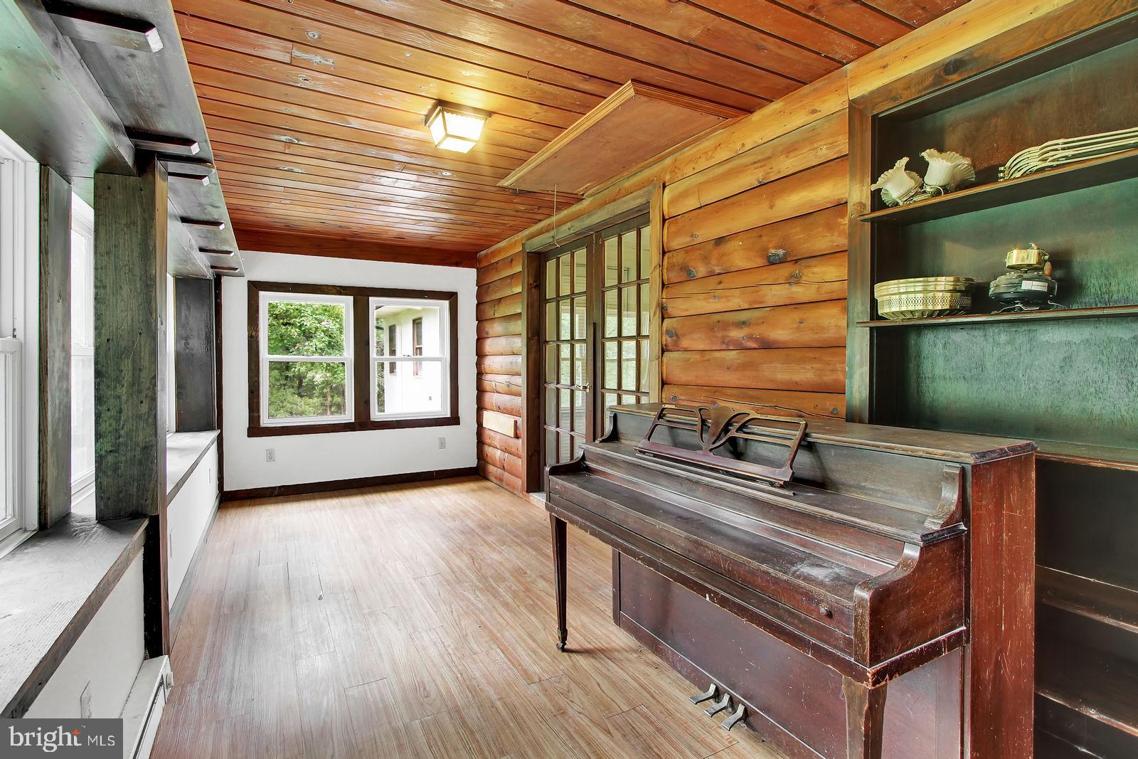 91 Blackburn Road Quarryville, PA 17566 - Photo 25 of 36 Sunroom