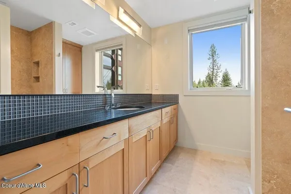 $1,350,000 | 1700 East Tower Pointe Drive, Unit 305, Coeur D'Alene, ID 83814
