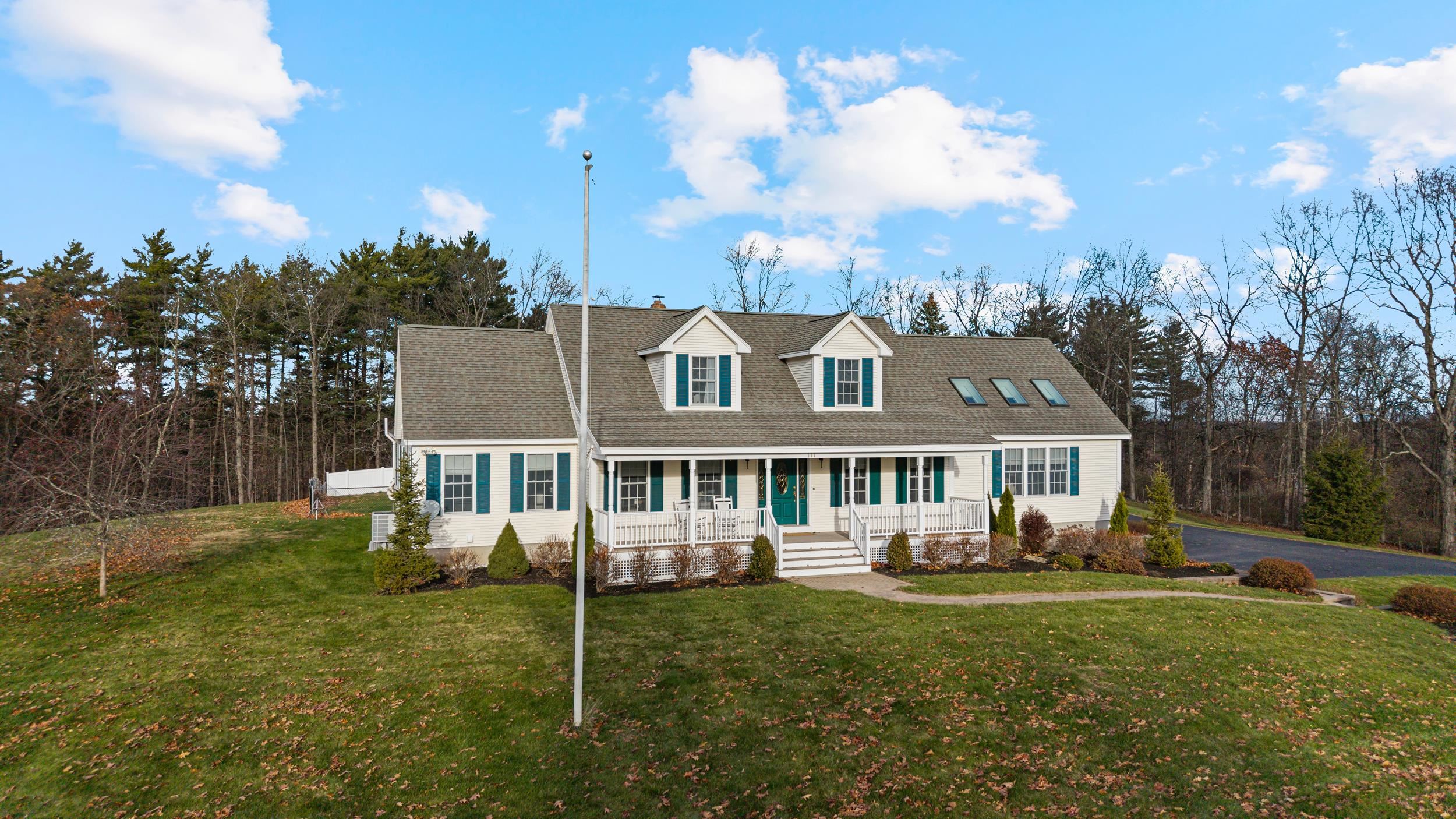 111 Sandown Road Chester, NH 03036 - Photo 3 of 56