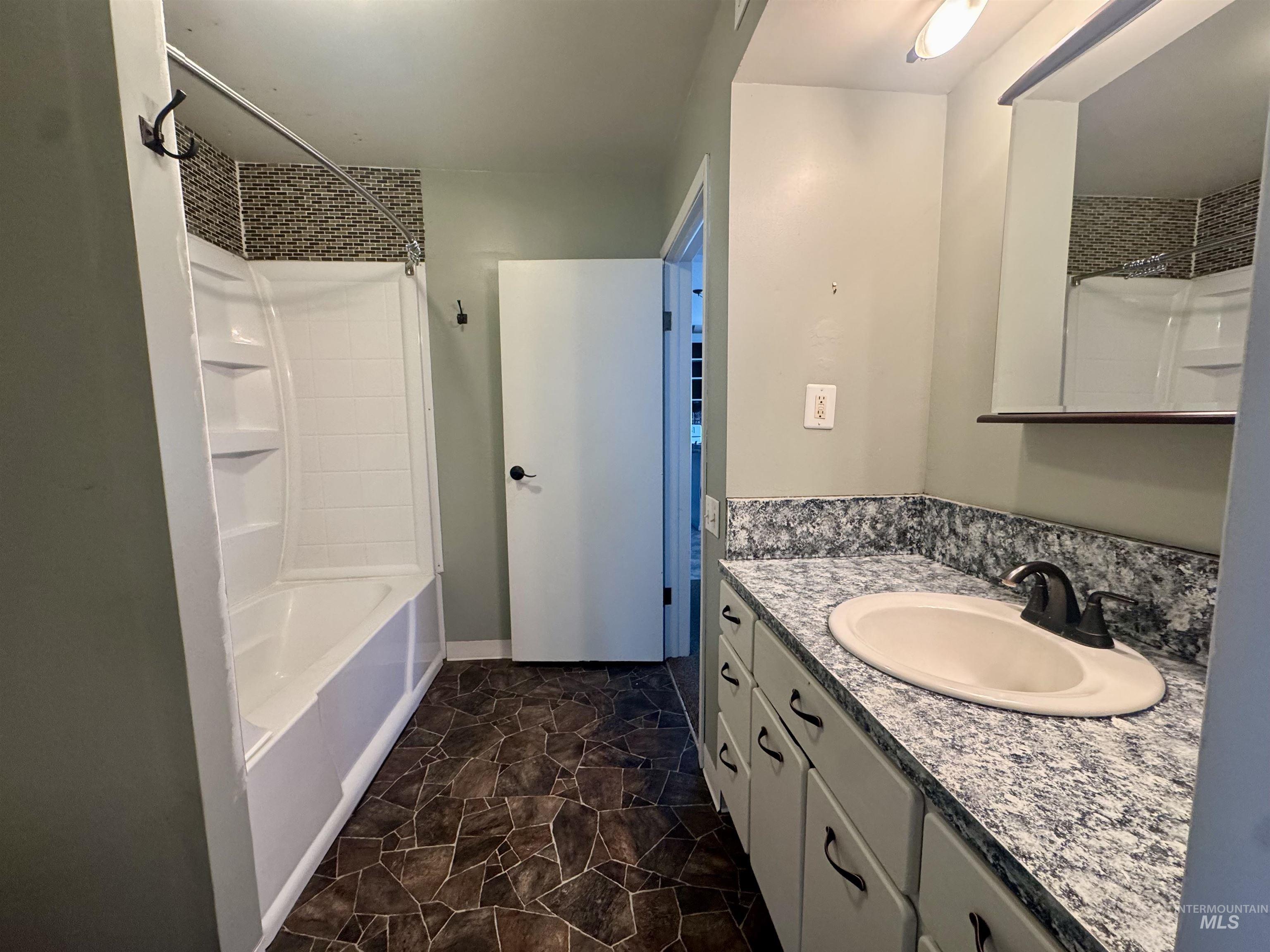 712 3rd Avenue Nezperce, ID 83543 - Photo 12 of 32