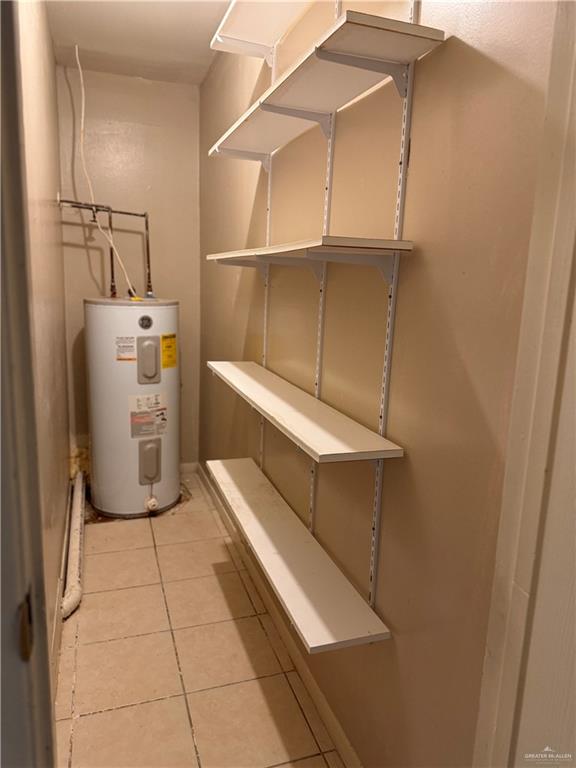 3415 North Kenyon Road, Unit 3 Edinburg, TX 78542 - Photo 13 of 15 a utility room with dryer and washer