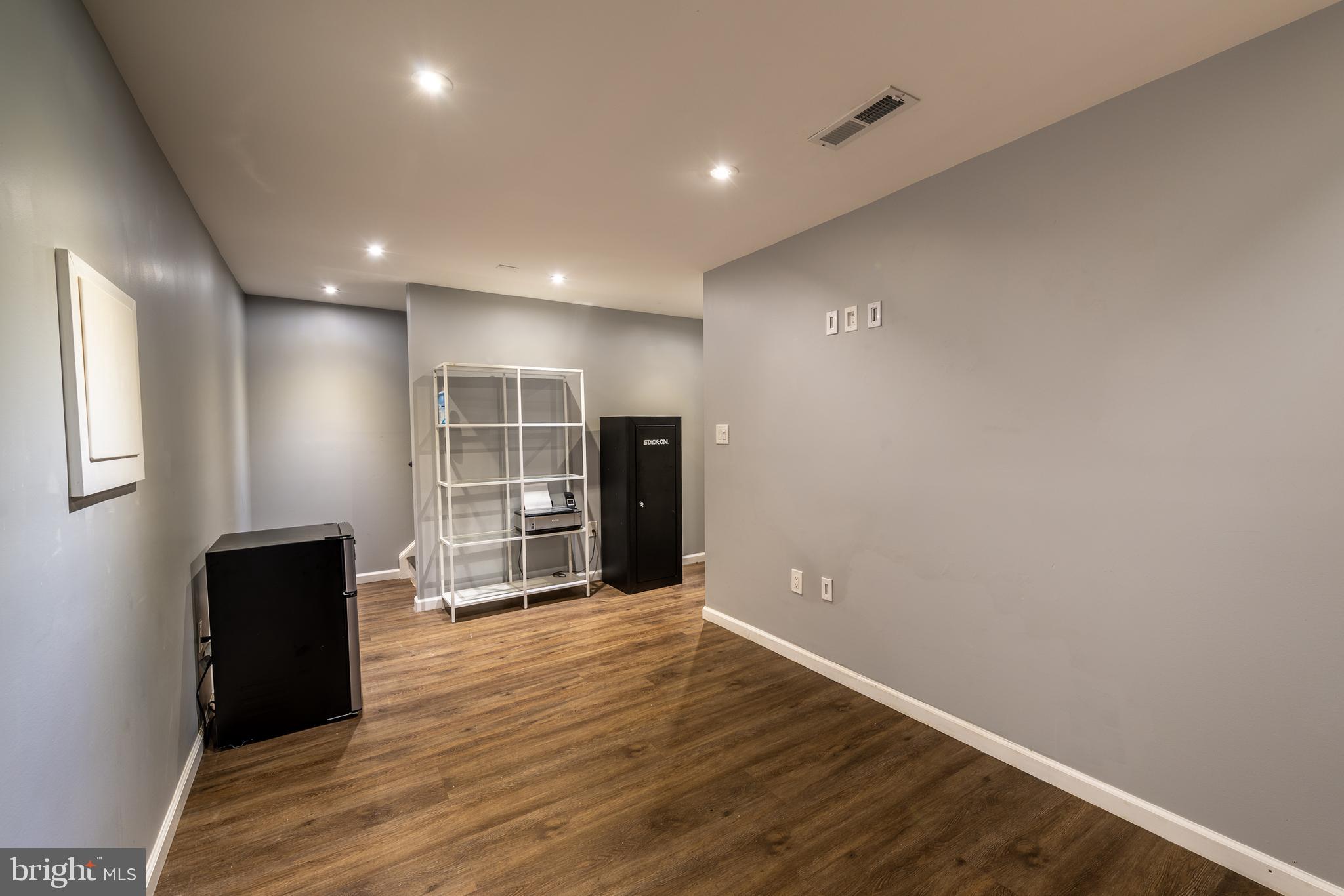 14808 Basingstoke Loop Centreville, VA 20120 - Photo 35 of 37