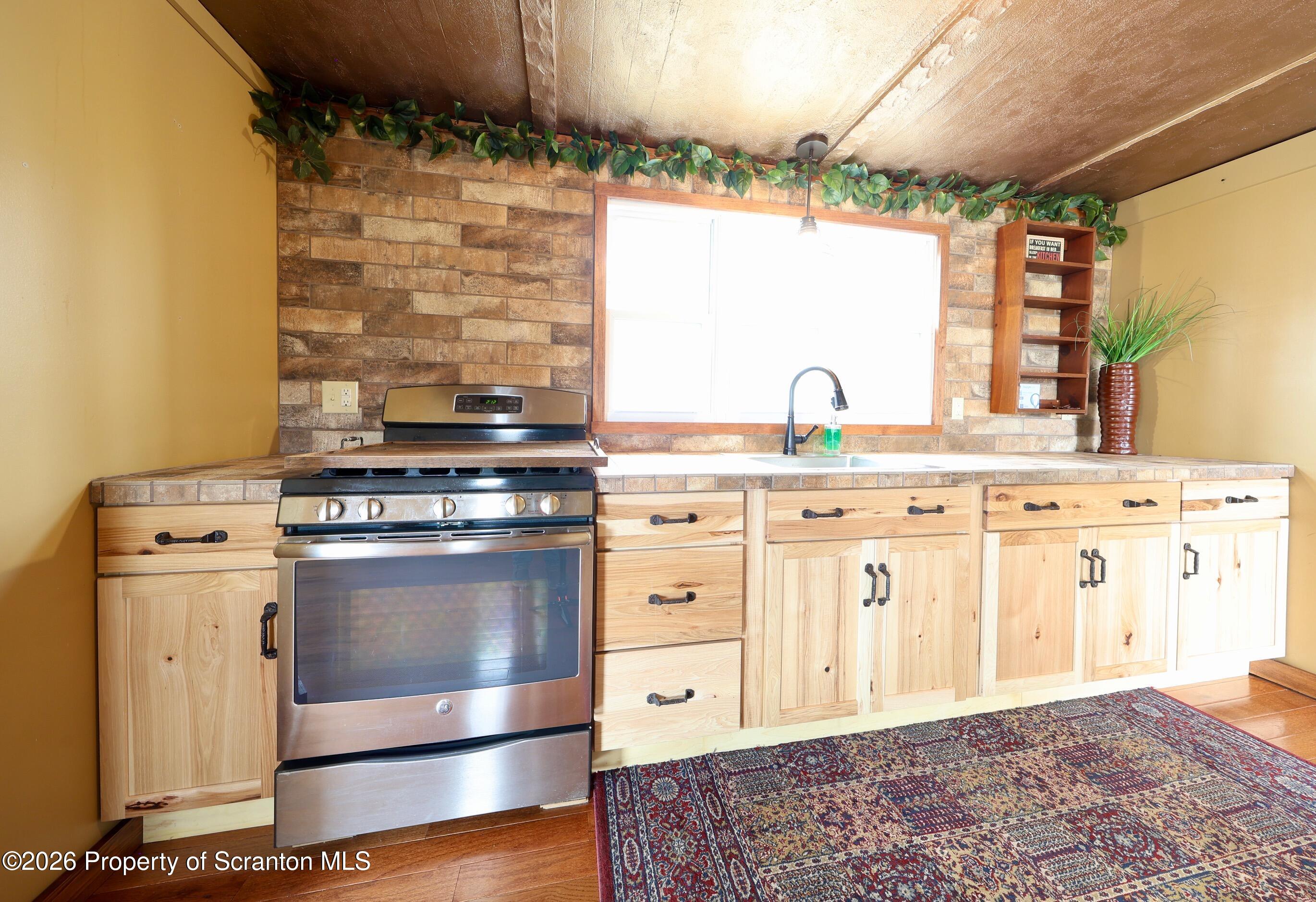 717 7th Street Moosic, PA 18641 - Photo 5 of 18 Kitchen