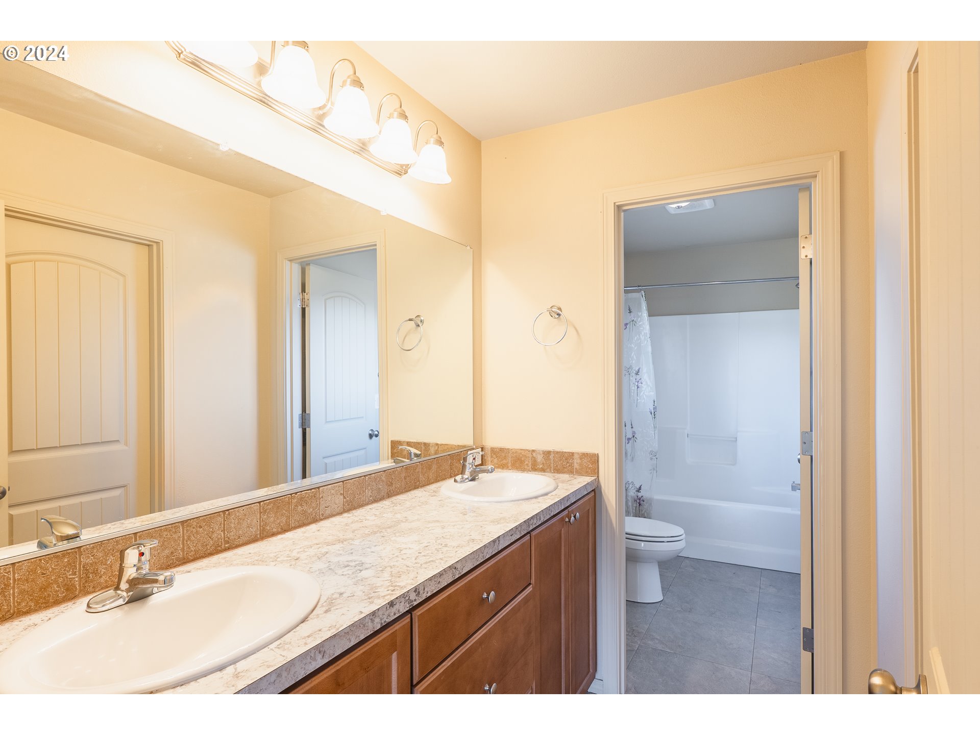 421 Little Lake Road Maupin, OR 97037 - Photo 23 of 47 Gallery Image 23