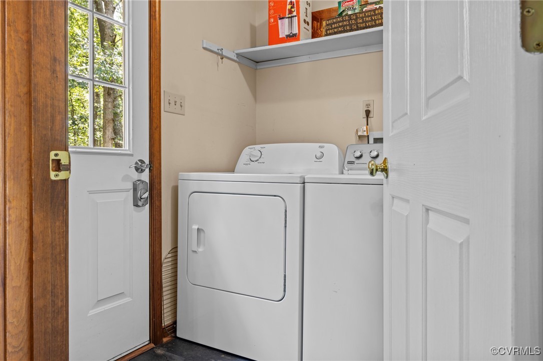 6137 Dijon Drive Mechanicsville, VA 23111 - Photo 31 of 44 a utility room with dryer and washer