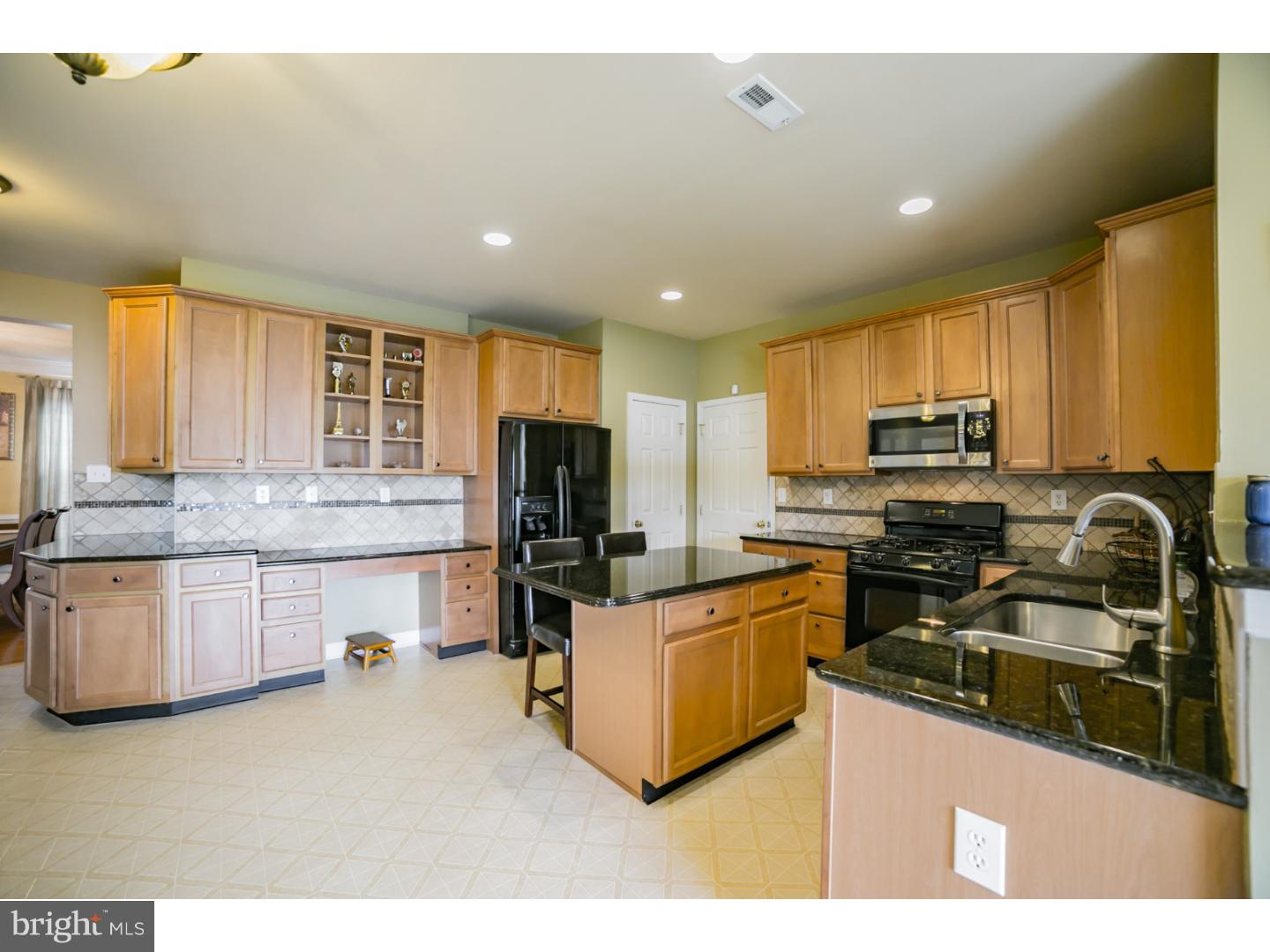 100 Tatham Road Bensalem, PA 19020 - Photo 10 of 25 Kitchen