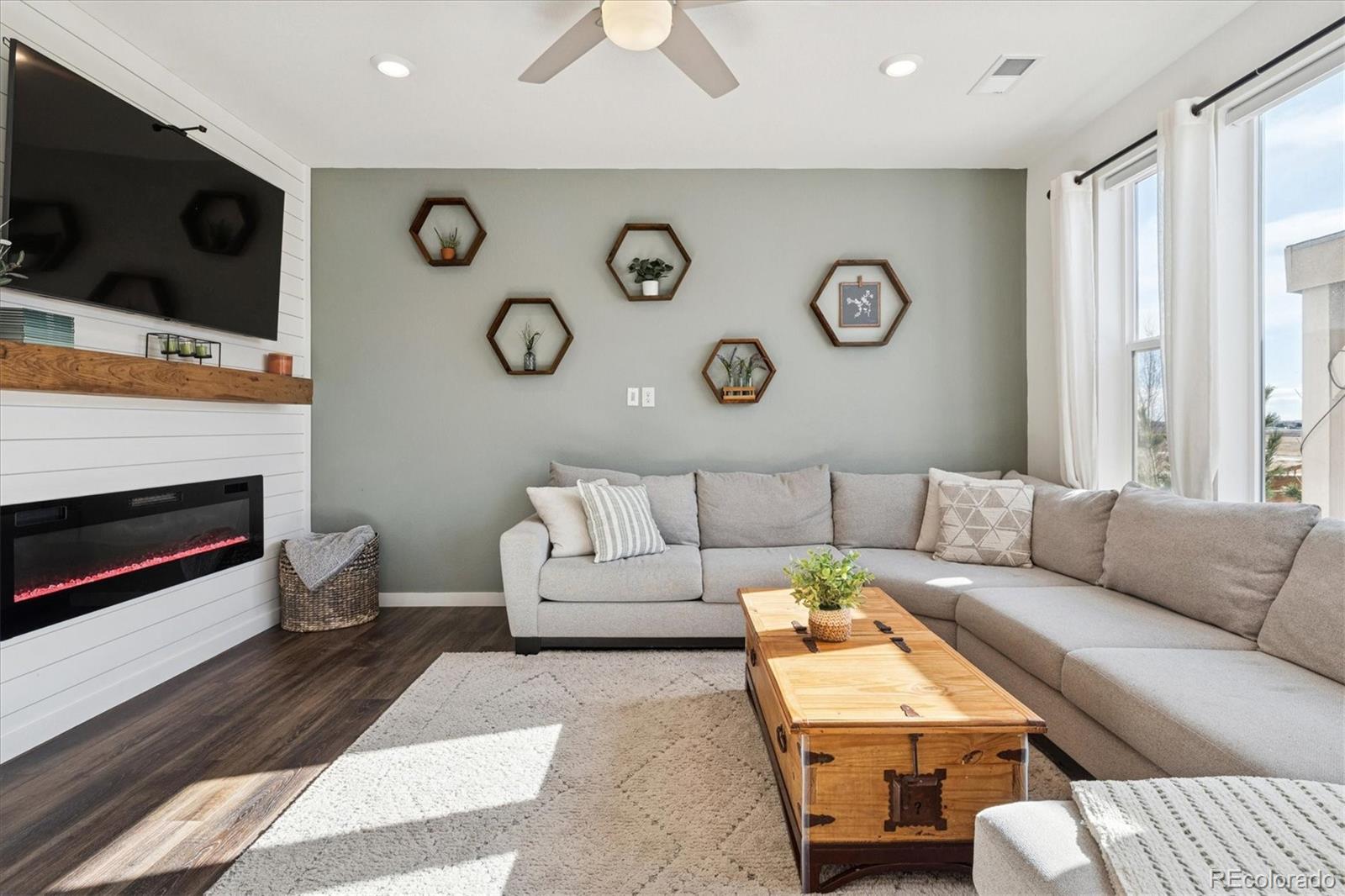 3530 Sawtooth Street Frederick, CO 80516 - Photo 5 of 33