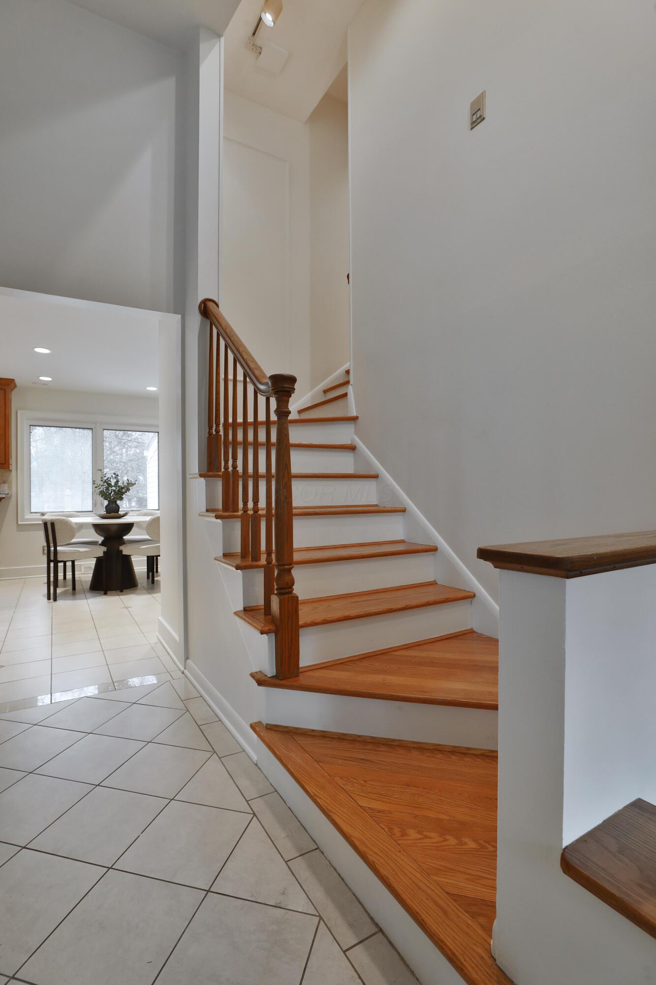 4347 Castleton Road Columbus, OH 43220 - Photo 30 of 71 Upstairs