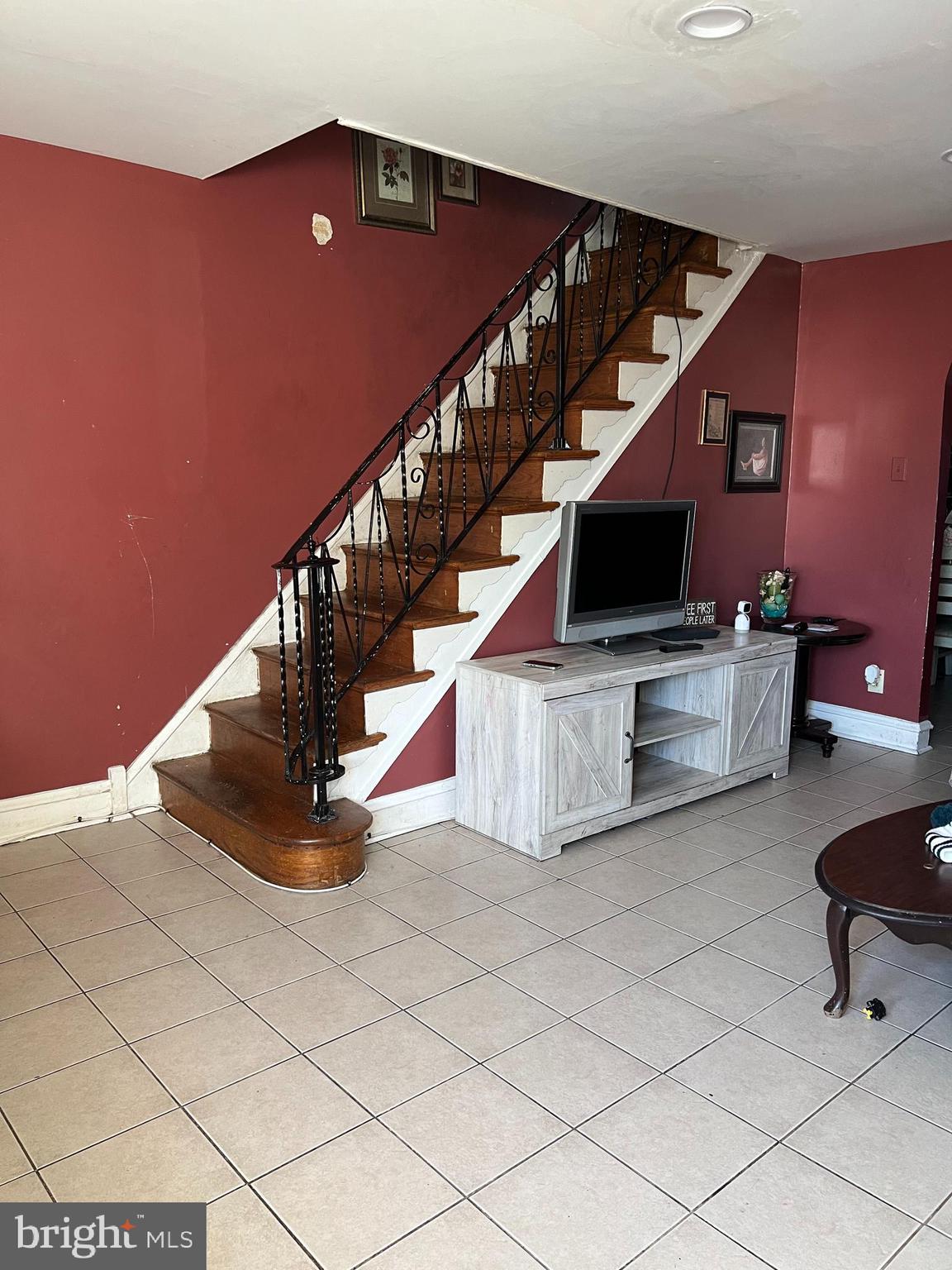 7103 Seaford Road Upper Darby, PA 19082 - Photo 5 of 19