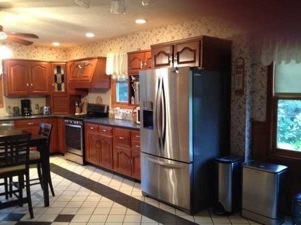 432 Pleasant Street Canton, MA 02021 - Photo 5 of 28 Gallery Image 5