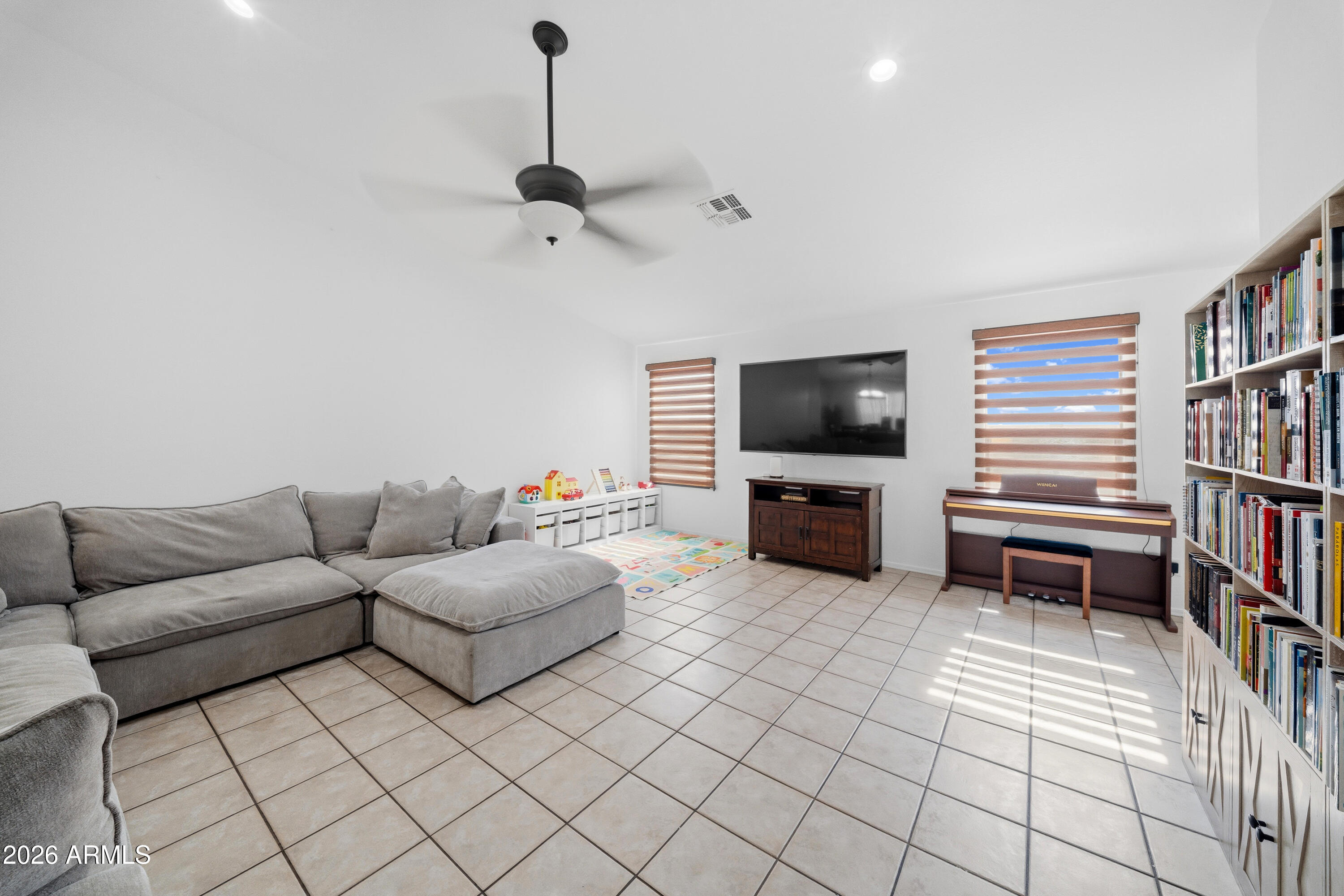 10809 West Joblanca Road Avondale, AZ 85323 - Photo 7 of 35 DSC09746