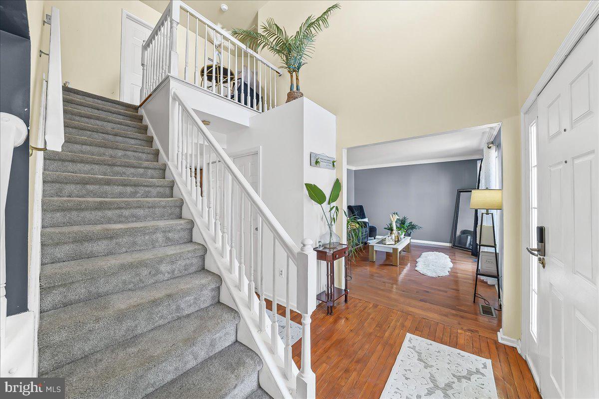 9 Corralberry Road Newark, DE 19702 - Photo 15 of 37 a view of entryway and hall