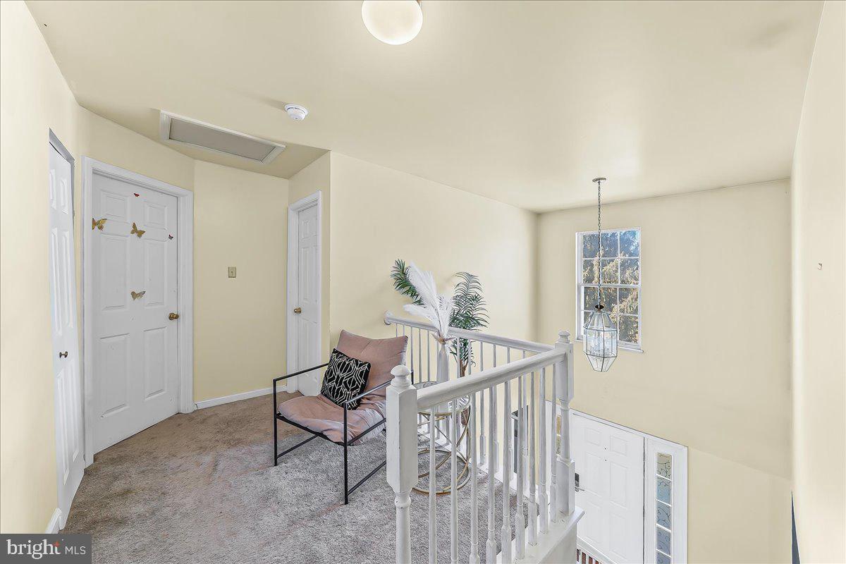 9 Corralberry Road Newark, DE 19702 - Photo 25 of 37 a living room with furniture