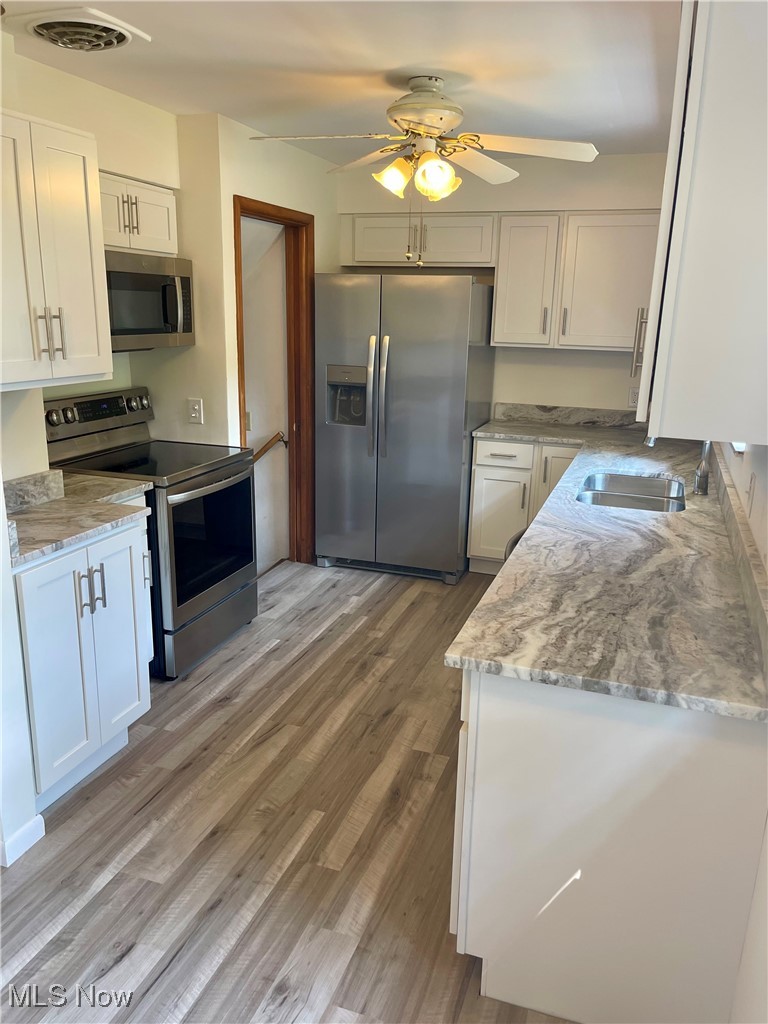 6447 Crossview Road Seven Hills, OH 44131 - Photo 10 of 35