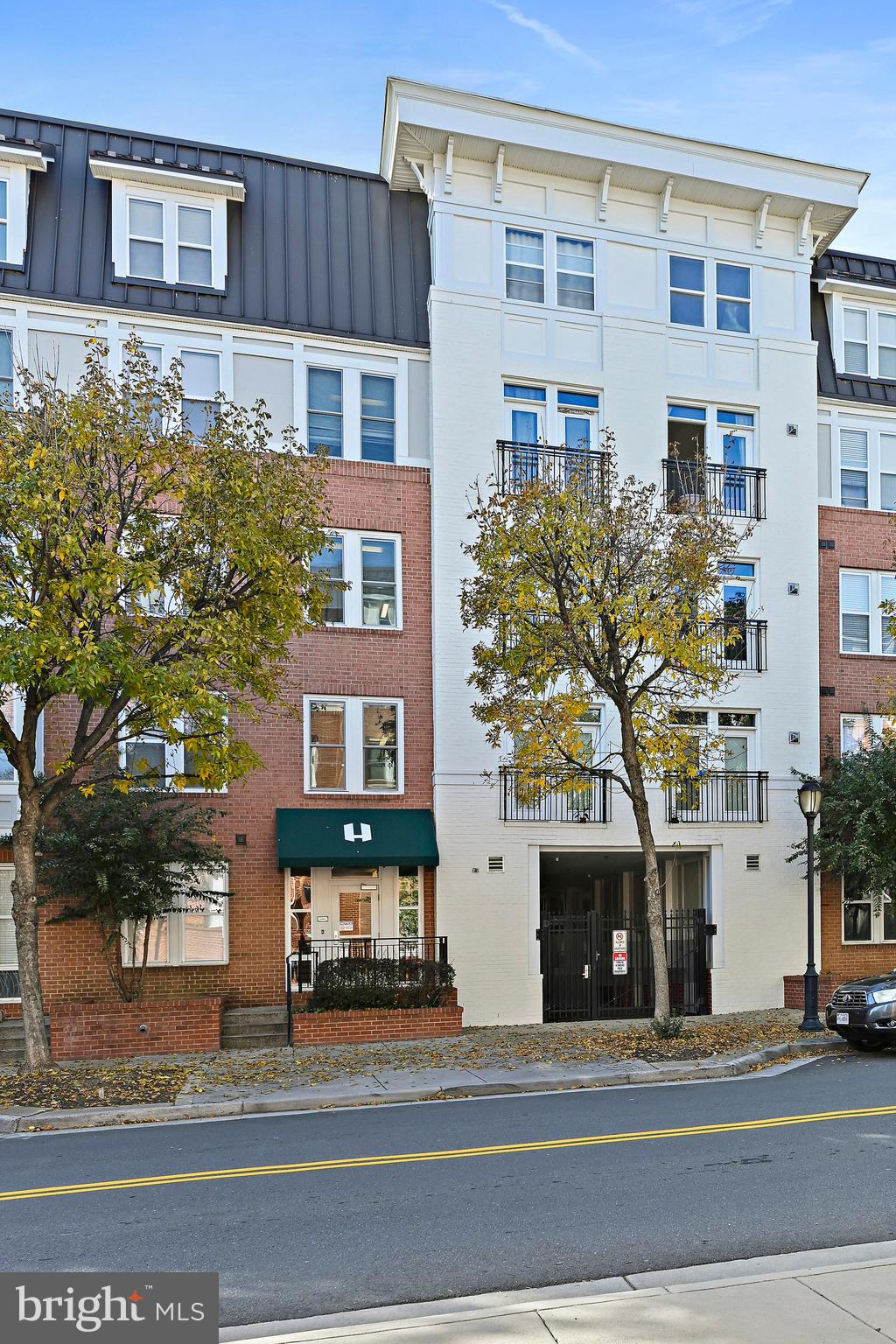 2665 Prosperity Avenue, Unit 345 Fairfax, VA 22031 - Photo 18 of 33 a front view of a building