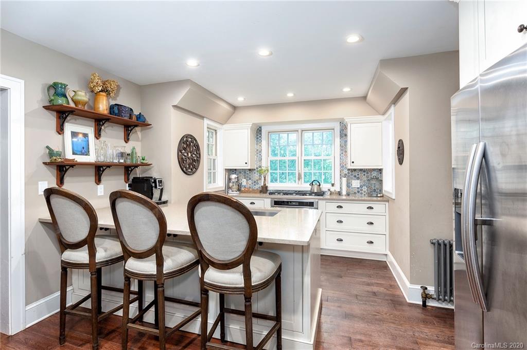 21 Hillendale Road Asheville, NC 28805 - Photo 3 of 30 Gallery Image 3