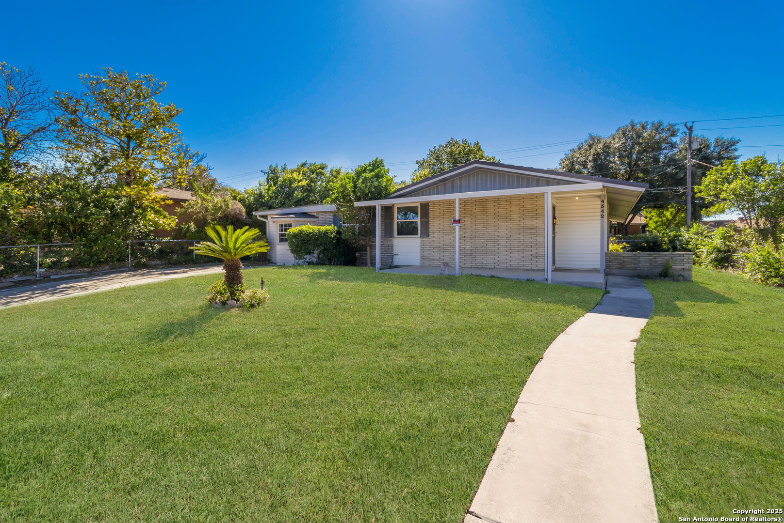 4342 Eisenhauer Road San Antonio, TX 78218 - Photo 4 of 31