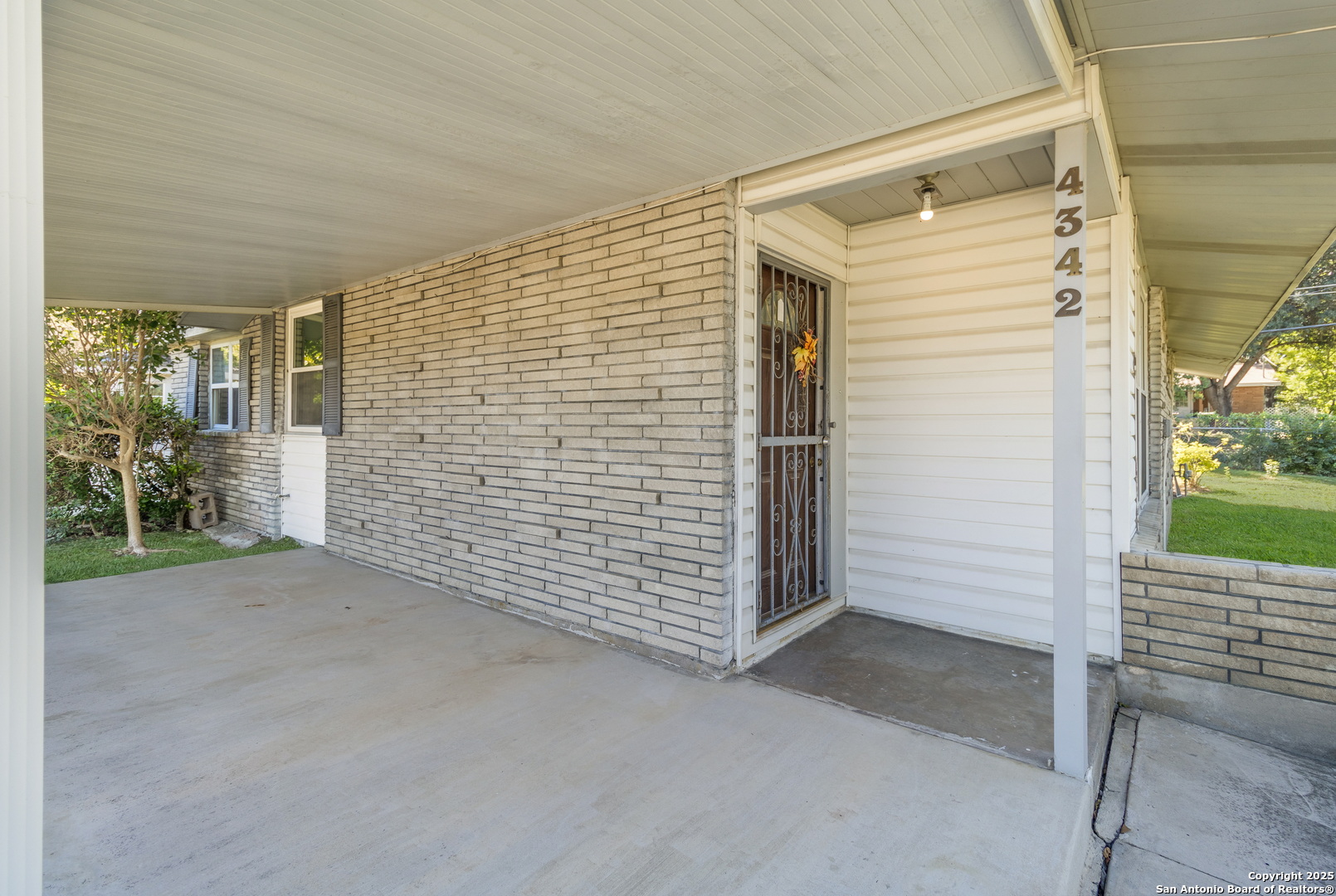 4342 Eisenhauer Road San Antonio, TX 78218 - Photo 5 of 31