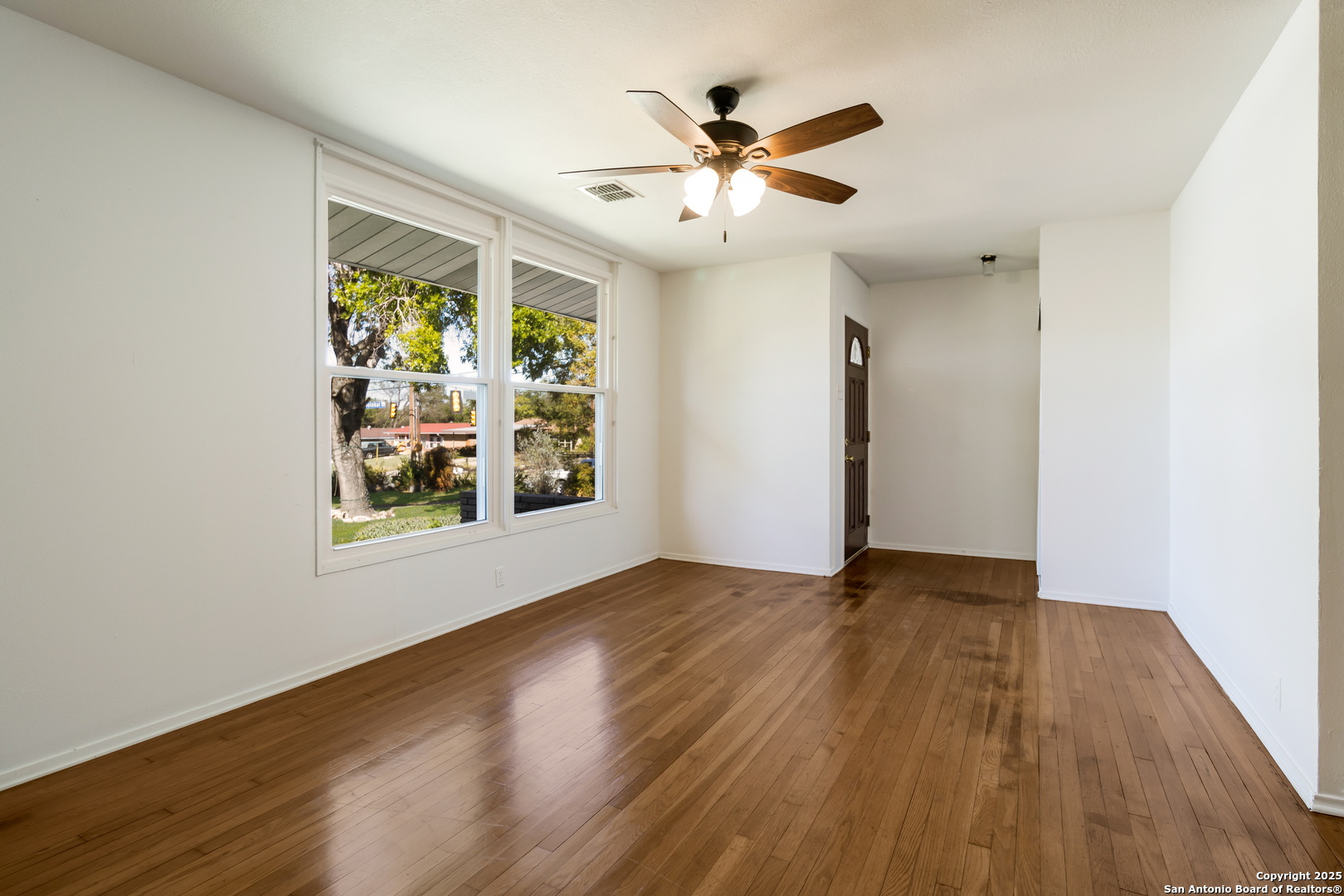 4342 Eisenhauer Road San Antonio, TX 78218 - Photo 8 of 31