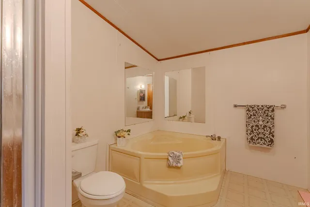 $169,900 | 705 East 3rd Street, Fairmount, IN 46928